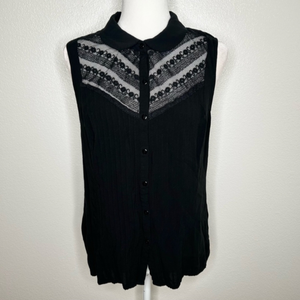 Modcloth Ivory Sleeveless Blouse with Floral Lace - Picture 6 of 7